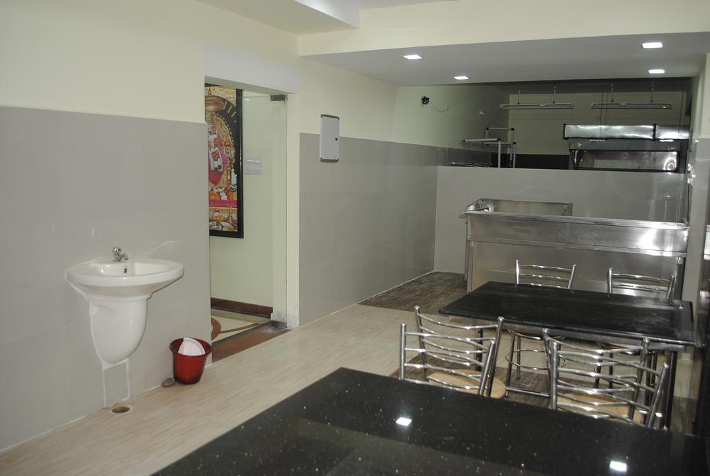 Ssr Hotel Srikalahasti Exterior photo