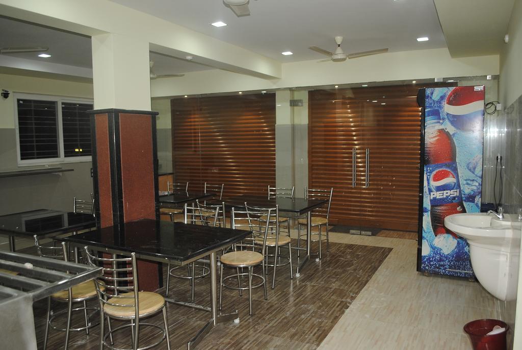 Ssr Hotel Srikalahasti Exterior photo