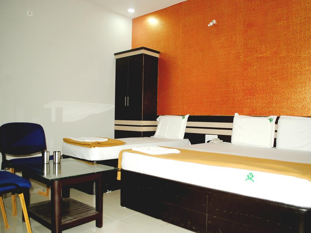 Ssr Hotel Srikalahasti Exterior photo